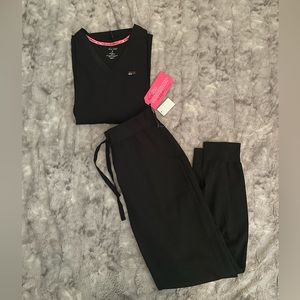 Koi Scrub set
